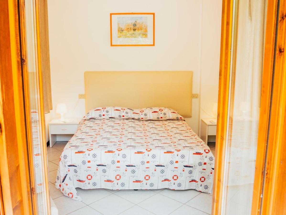 Hotel Villa Rosa Porto Azzurro Extérieur photo